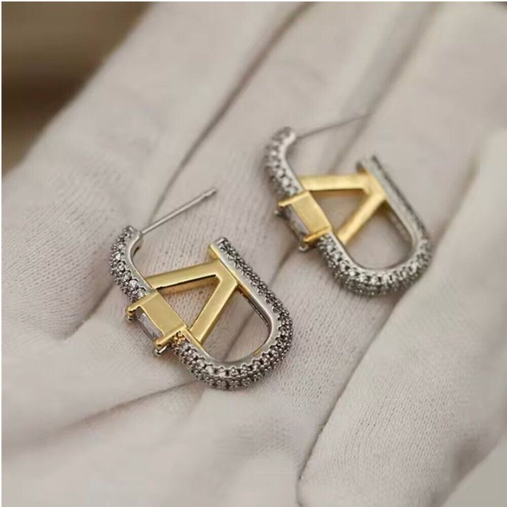 Inspired Valentino Garavani VLogo Signature stud earrings Inspired - Picture 4 of 5